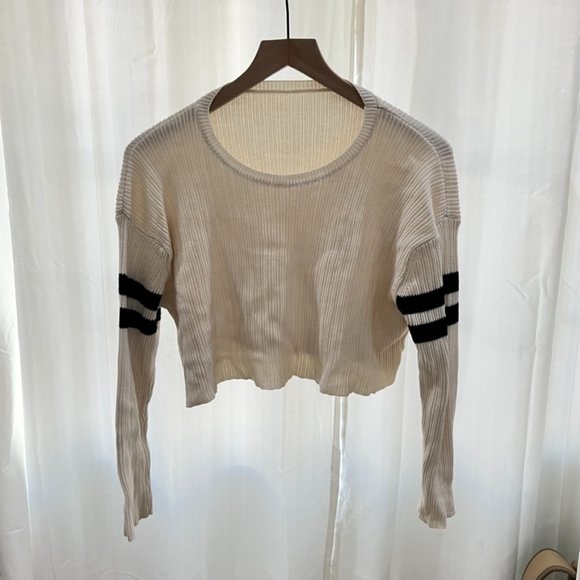 Brandy Melville Cream Cropped Sweater / Pullover - Picture 1 of 4